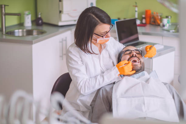 Best Weekend Emergency Dental Services in Oelwein, IA